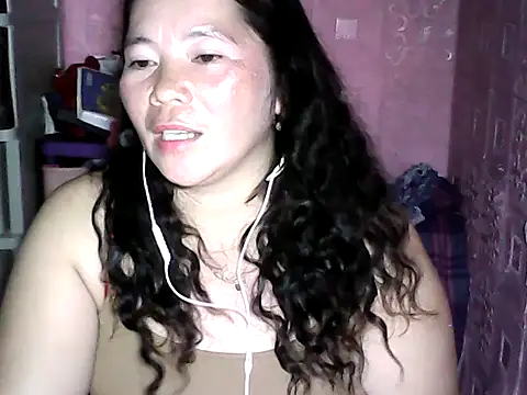 hotpusie 4u online show from February 2026 05:06:02 AM