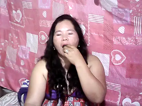 hotpusie 4u online show from May 2026 02:12:01 PM