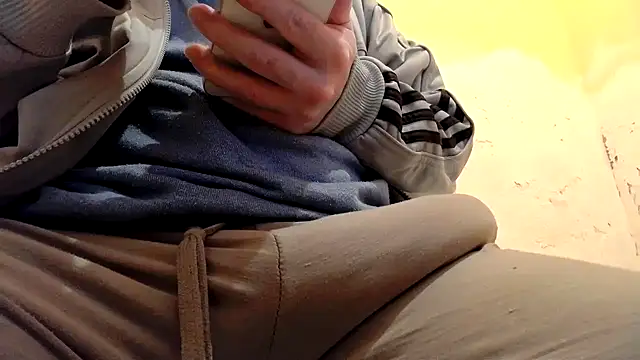 Snapshot of gae89tano chatting on November 2025 08:47:01 AM gae89tano online show from November 2025 08:47:01 AM