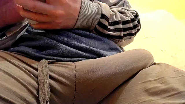 Snapshot of gae89tano chatting on November 2025 08:38:01 AM gae89tano online show from November 2025 08:38:01 AM