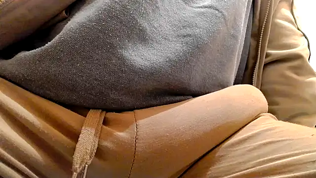 Snapshot of gae89tano chatting on November 2025 09:50:01 PM gae89tano online show from November 2025 09:50:01 PM