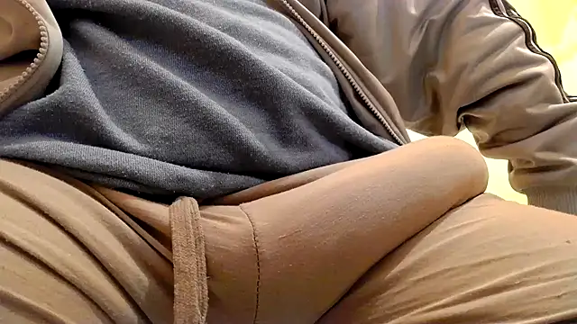 Snapshot of gae89tano chatting on December 2025 08:14:01 PM gae89tano online show from December 2025 08:14:01 PM