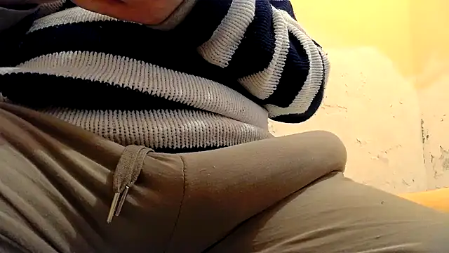 Snapshot of gae89tano chatting on December 2025 12:06:01 AM gae89tano online show from December 2025 12:06:01 AM