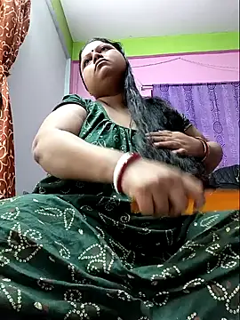 Snapshot of yourssoumi chatting on January 2025 02:45:02 AM yourssoumi online show from January 2025 02:45:02 AM