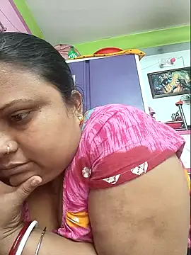 Snapshot of yourssoumi chatting on February 2025 07:05:01 AM yourssoumi online show from February 2025 07:05:01 AM