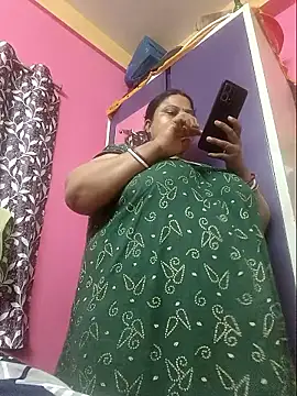 Snapshot of yourssoumi chatting on October 2025 08:17:02 PM yourssoumi online show from October 2025 08:17:02 PM
