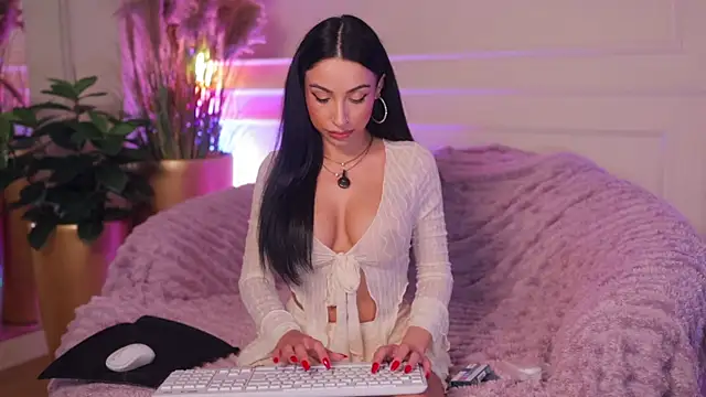 Anais Bloom online show from July 2026 07:18:02 PM