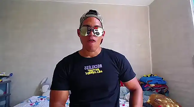 Snapshot of teddyfit19cm chatting on March 2025 05:54:01 PM teddyfit19cm online show from March 2025 05:54:01 PM