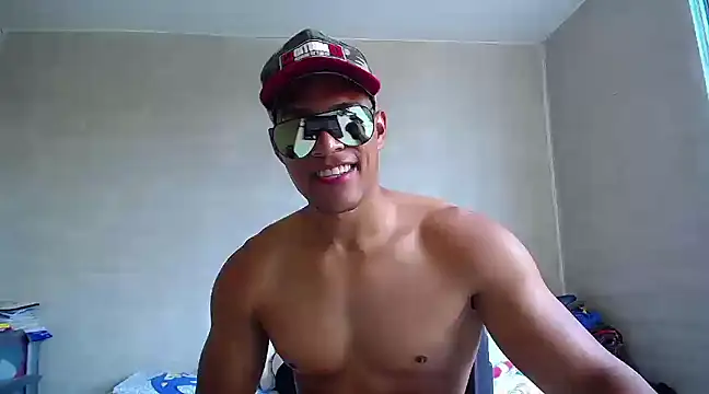 Snapshot of teddyfit19cm chatting on March 2025 03:39:01 PM teddyfit19cm online show from March 2025 03:39:01 PM