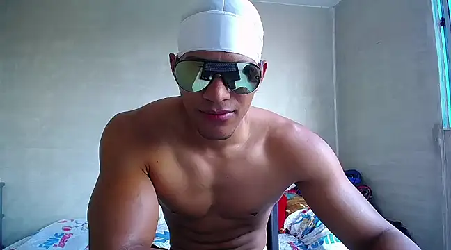 Snapshot of teddyfit19cm chatting on March 2025 12:07:02 PM teddyfit19cm online show from March 2025 12:07:02 PM