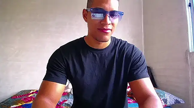 Snapshot of teddyfit19cm chatting on March 2025 12:14:02 PM teddyfit19cm online show from March 2025 12:14:02 PM