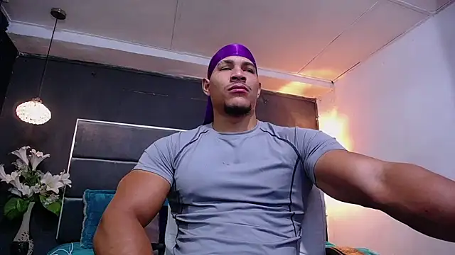 Snapshot of teddyfit19cm chatting on September 2025 01:44:02 PM teddyfit19cm online show from September 2025 01:44:02 PM