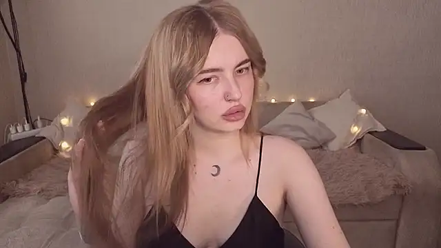 ViolettaLopez online show from June 2026 03:11:02 PM