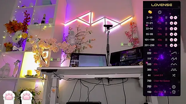 Elena-Marilyn online show from November 2025 08:46:02 PM