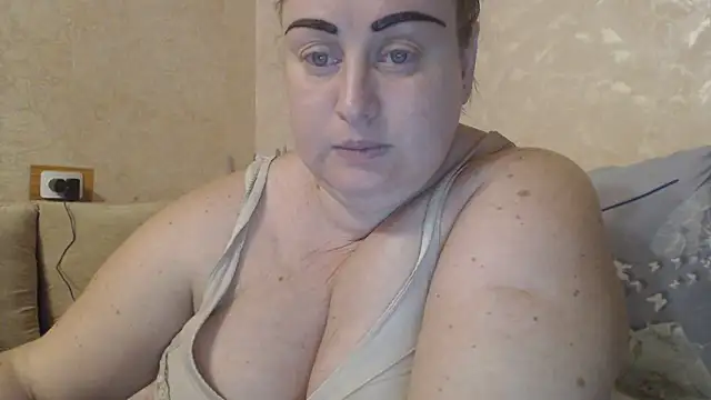 Amy August online show from February 2025 04:58:02 PM