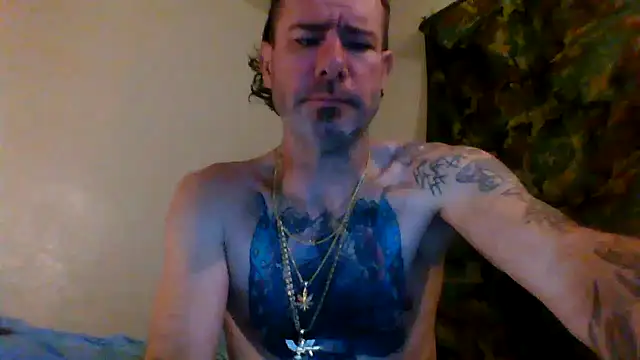 Snapshot of thefire420 chatting on January 2025 11:32:01 AM thefire420 online show from January 2025 11:32:01 AM