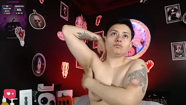 Snapshot of girl_intense444 chatting on October 2025 01:11:01 PM girl intense444 online show from October 2025 01:11:01 PM