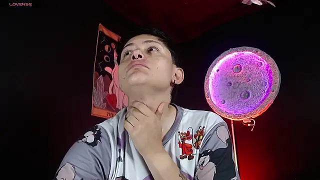girl intense444 online show from April 2026 12:47:01 PM
