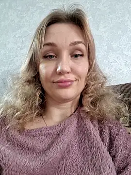 Snapshot of ModelEva chatting on March 2025 12:45:02 PM ModelEva online show from March 2025 12:45:02 PM