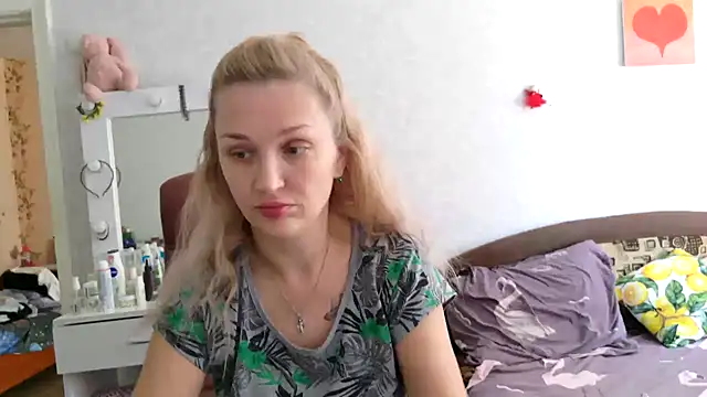 Snapshot of ModelEva chatting on September 2025 09:45:02 AM ModelEva online show from September 2025 09:45:02 AM