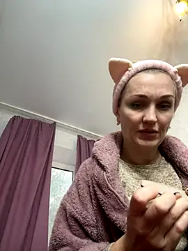 Snapshot of ModelEva chatting on October 2025 02:27:02 PM ModelEva online show from October 2025 02:27:02 PM