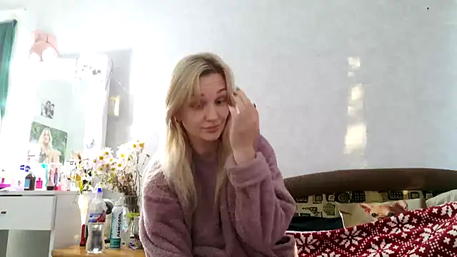 Snapshot of ModelEva chatting on October 2025 01:01:02 PM ModelEva online show from October 2025 01:01:02 PM