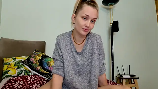 ModelEva online show from November 2025 11:24:01 AM