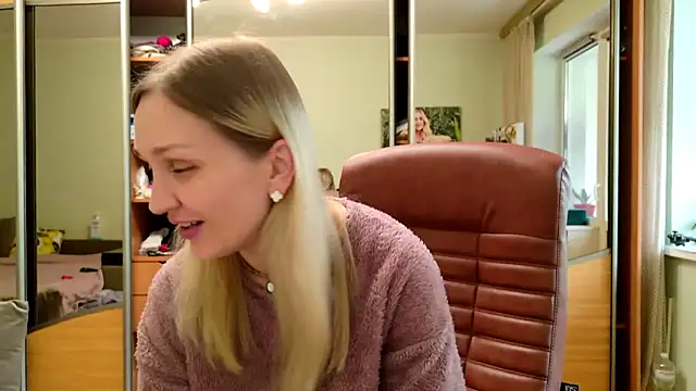 Snapshot of ModelEva chatting on April 2026 10:14:02 AM ModelEva online show from April 2026 10:14:02 AM