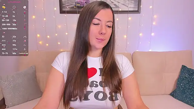 Snapshot of CrazyBeach chatting on November 2025 07:12:01 AM CrazyBeach online show from November 2025 07:12:01 AM