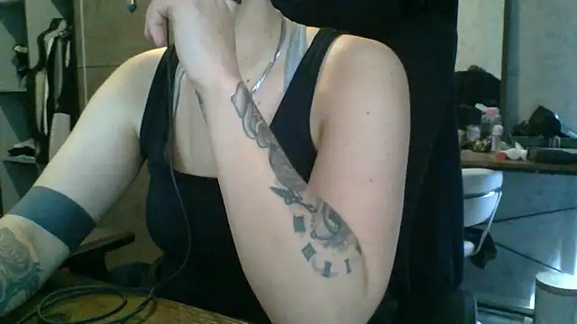 geilmeisje98 online show from October 2025 12:01:02 PM