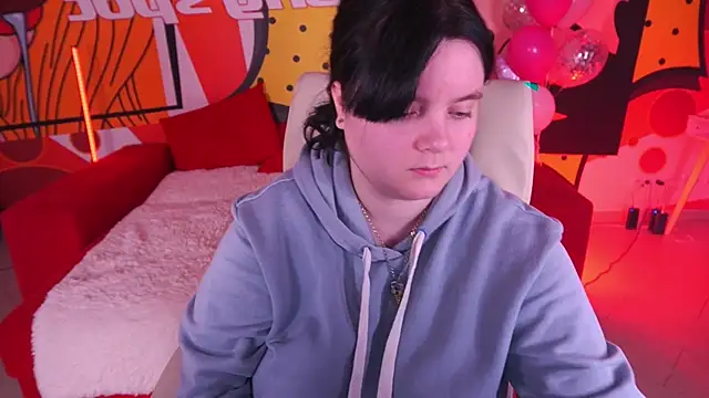 Snapshot of LittleShyy chatting on February 2026 02:13:01 PM LittleShyy online show from February 2026 02:13:01 PM