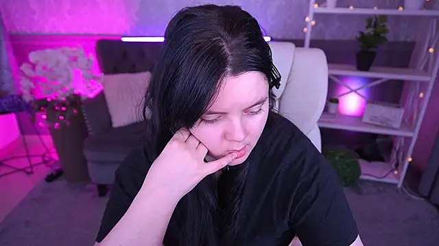 Snapshot of LittleShyy chatting on February 2026 01:56:01 PM LittleShyy online show from February 2026 01:56:01 PM