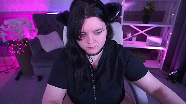 Snapshot of LittleShyy chatting on March 2026 06:52:01 AM LittleShyy online show from March 2026 06:52:01 AM