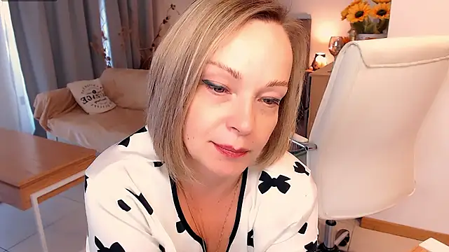 Tilly Eliot online show from March 2026 08:15:01 PM