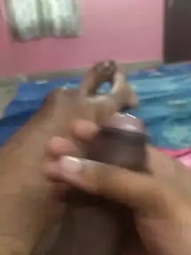 Snapshot of omar23121 chatting on December 2024 09:33:02 AM omar23121 online show from December 2024 09:33:02 AM