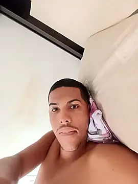 Snapshot of Vinicius5890 chatting on April 2026 05:59:02 PM Vinicius5890 online show from April 2026 05:59:02 PM