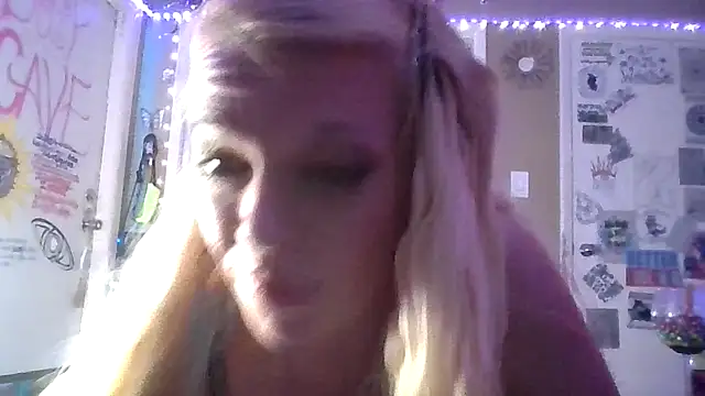 marilyn420 online show from May 2026 04:51:02 AM