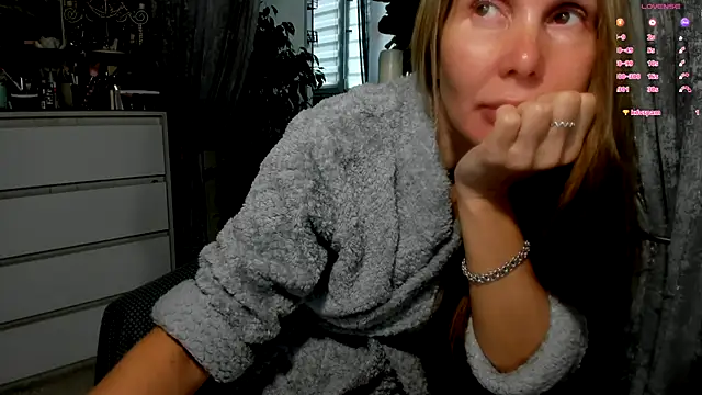 Aurora108 online show from November 2025 06:52:01 AM