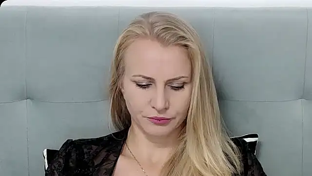 Snapshot of K__Adrienne chatting on September 2025 04:58:02 AM K Adrienne online show from September 2025 04:58:02 AM