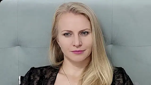 K  Adrienne online show from October 2025 05:29:02 AM