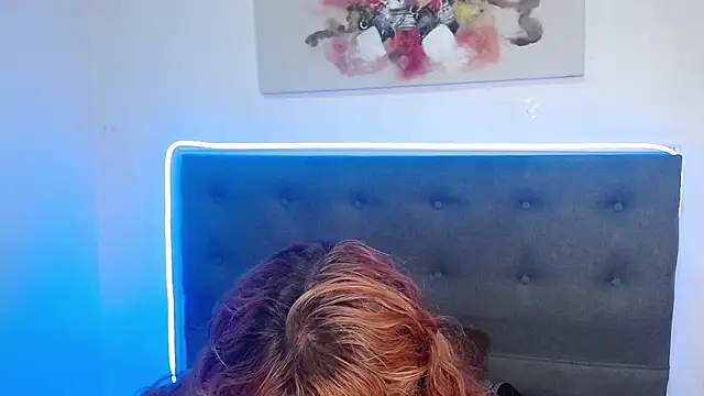 sarah lovesu online show from October 2025 12:11:01 AM