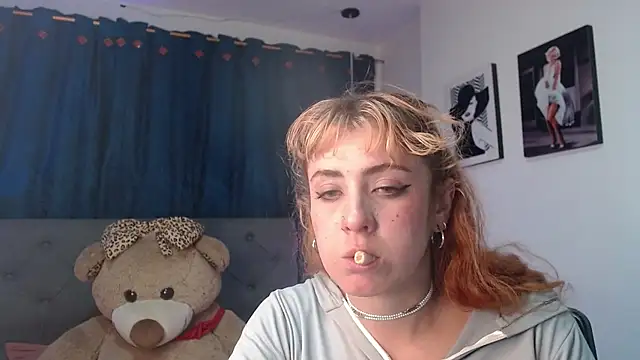 sarah lovesu online show from October 2025 09:19:02 PM