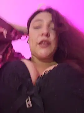 VickyHoult online show from May 2026 12:48:02 AM