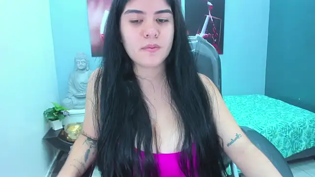 Snapshot of pearl_weet chatting on February 2025 05:50:01 PM pearl weet online show from February 2025 05:50:01 PM
