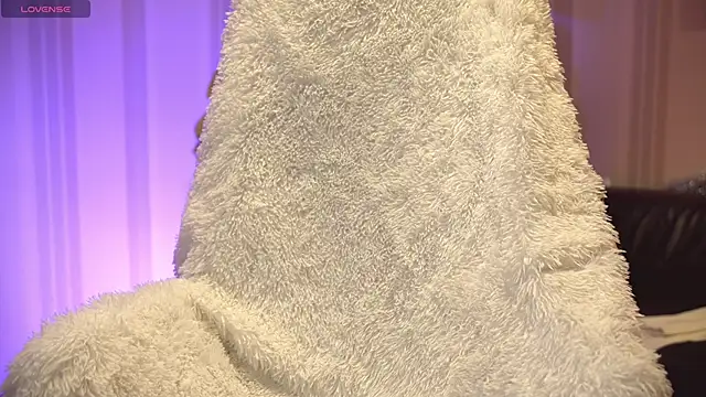 Snapshot of Danielle_Thomas chatting on December 2024 06:09:01 AM Danielle Thomas online show from December 2024 06:09:01 AM