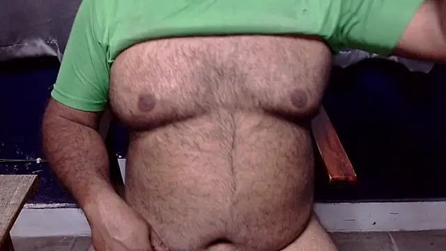 Snapshot of hairysubcub_70 chatting on March 2026 05:09:01 PM hairysubcub 70 online show from March 2026 05:09:01 PM