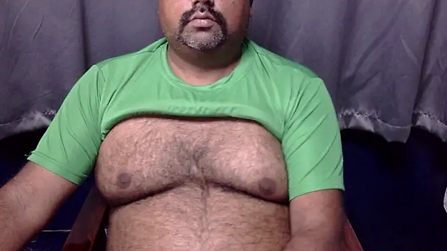 Snapshot of hairysubcub_70 chatting on March 2026 07:09:02 AM hairysubcub 70 online show from March 2026 07:09:02 AM