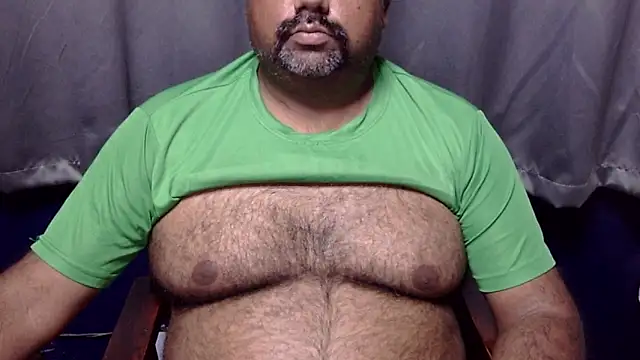 Snapshot of hairysubcub_70 chatting on April 2026 07:11:01 PM hairysubcub 70 online show from April 2026 07:11:01 PM