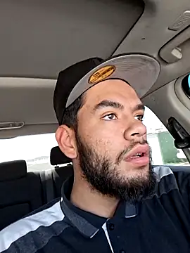 modelo38528061 online show from April 2026 08:28:02 PM