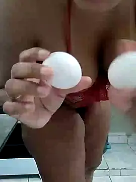 Snapshot of NeydeHotWife chatting on January 2025 10:43:02 AM NeydeHotWife online show from January 2025 10:43:02 AM